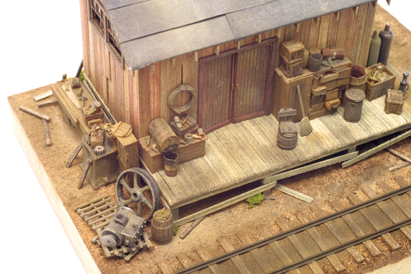 SierraWest  O Scale Water Tank and Handcar Shed