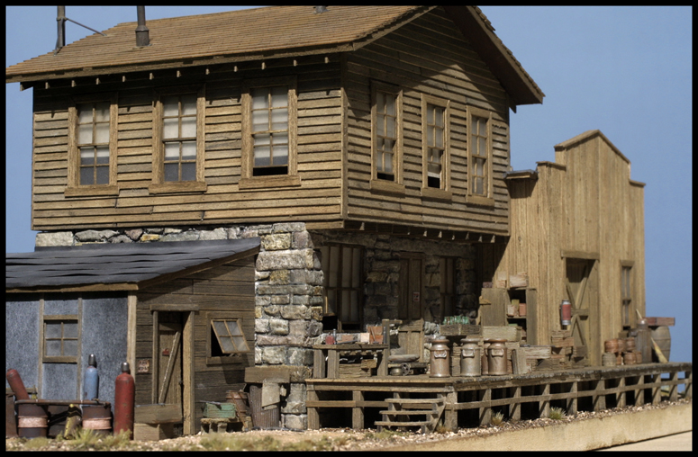 SierraWest  O Scale Water Tank and Handcar Shed